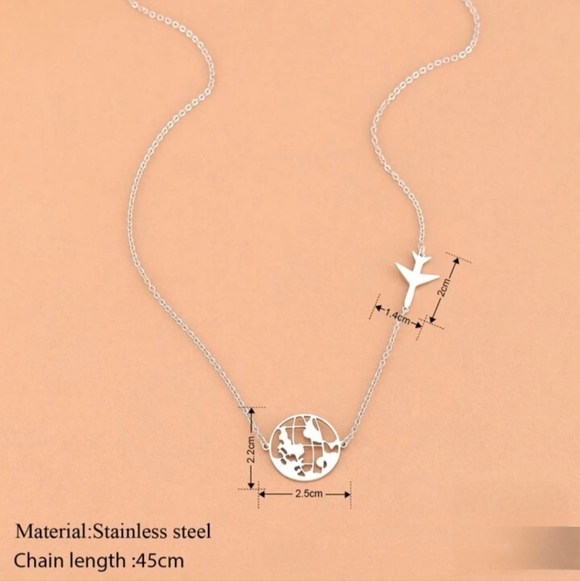 ‼️NEW IN‼️Elegant Silver Globe Pendant Necklace - Picture 5 of 6